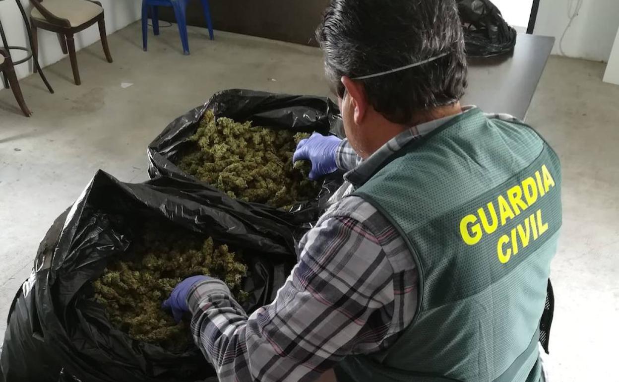 Estado de Alarma en Granada | Cinco detenidos en Padul por traficar con droga