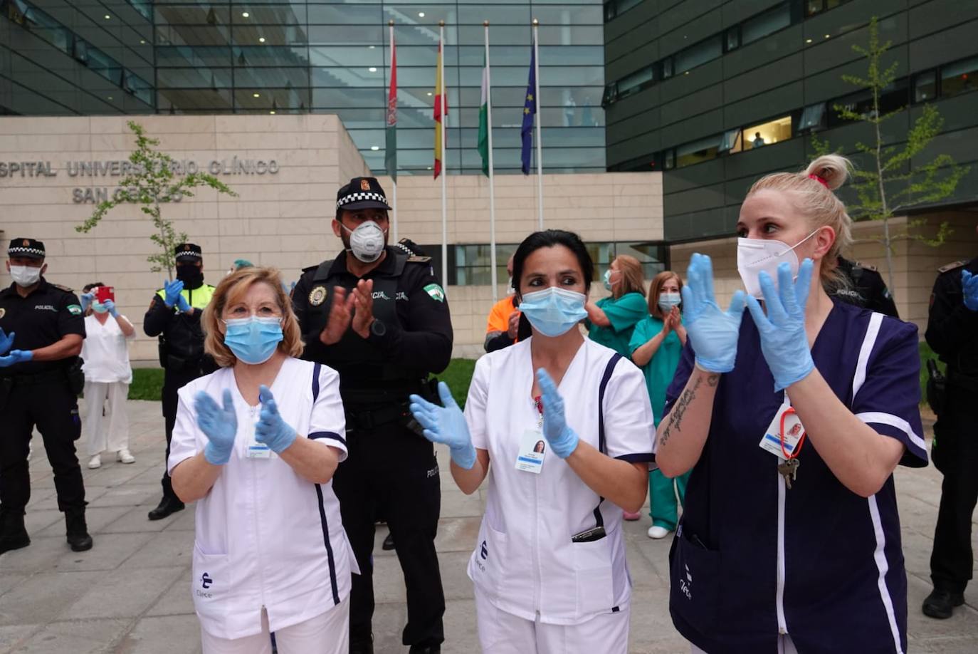 El instante se ha producido a las puertas del hospital del PTS 