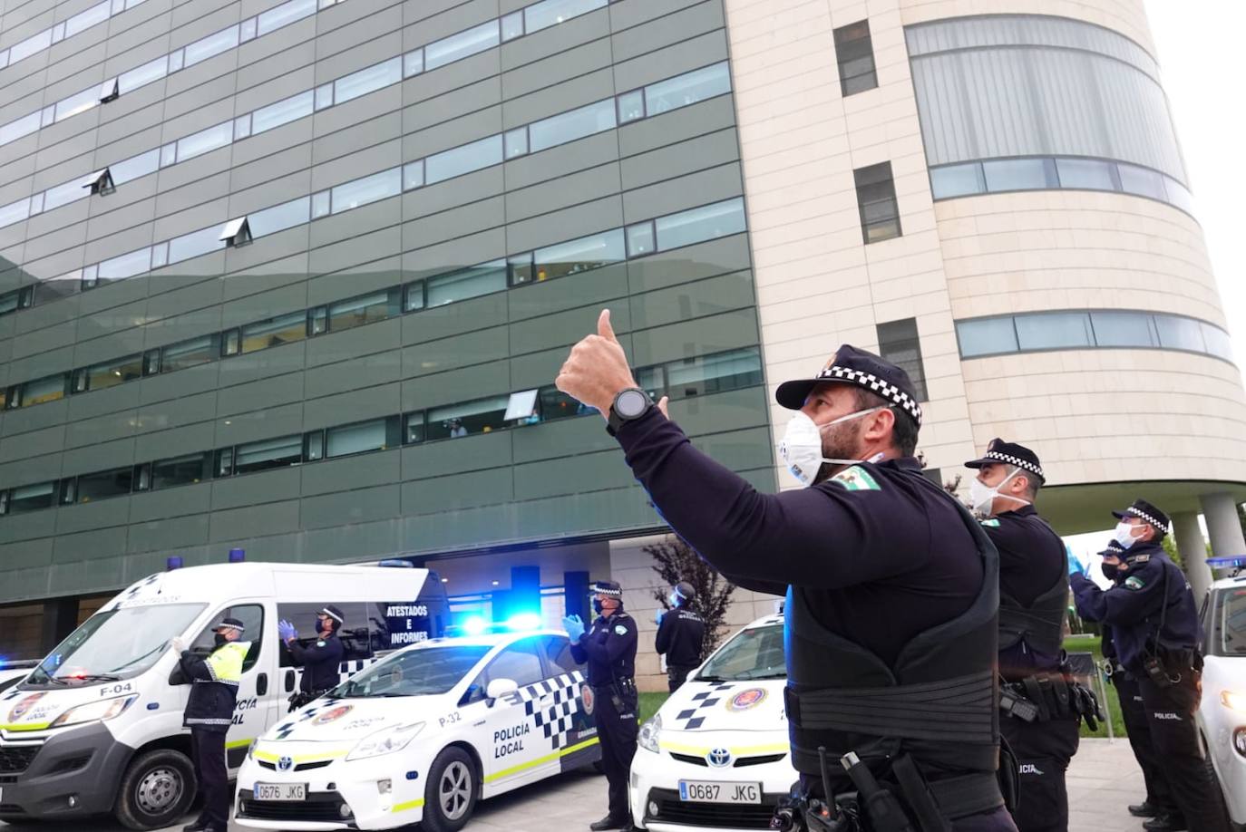 El instante se ha producido a las puertas del hospital del PTS 