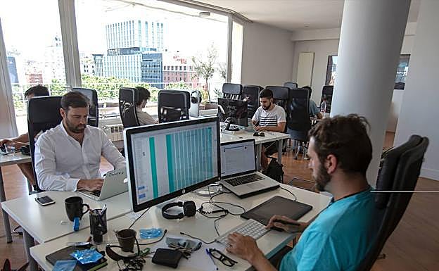 ¿Trabajas en una actividad permitida por el estado de alarma? Infografía para saber si puedes ir al trabajo