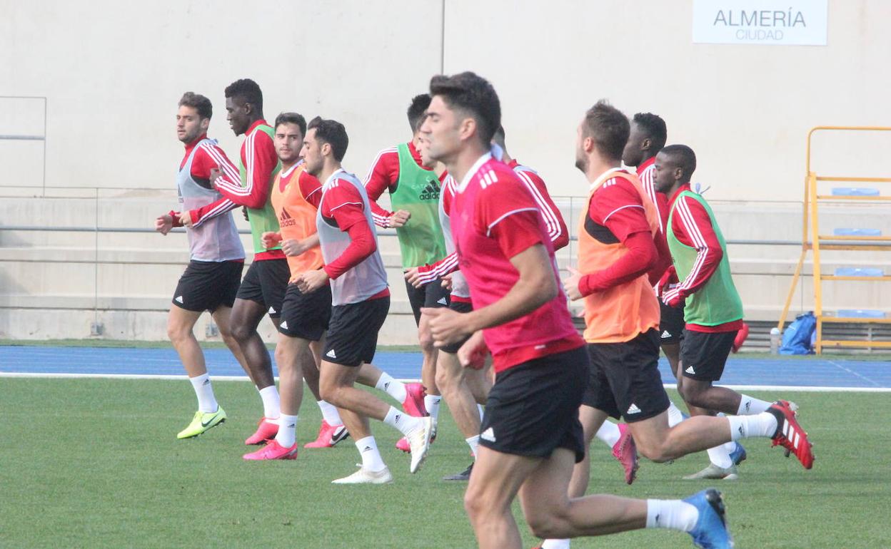 Hasta doce jugadores de la UD Almería acaban contrato el 30 de junio. 