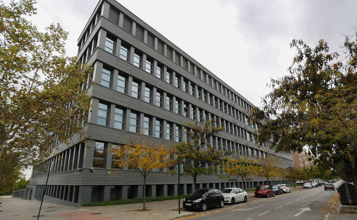 Coronavirus en Andalucía | Los trabajadores públicos andaluces no volverán al trabajo presencial hasta que cese la alarma