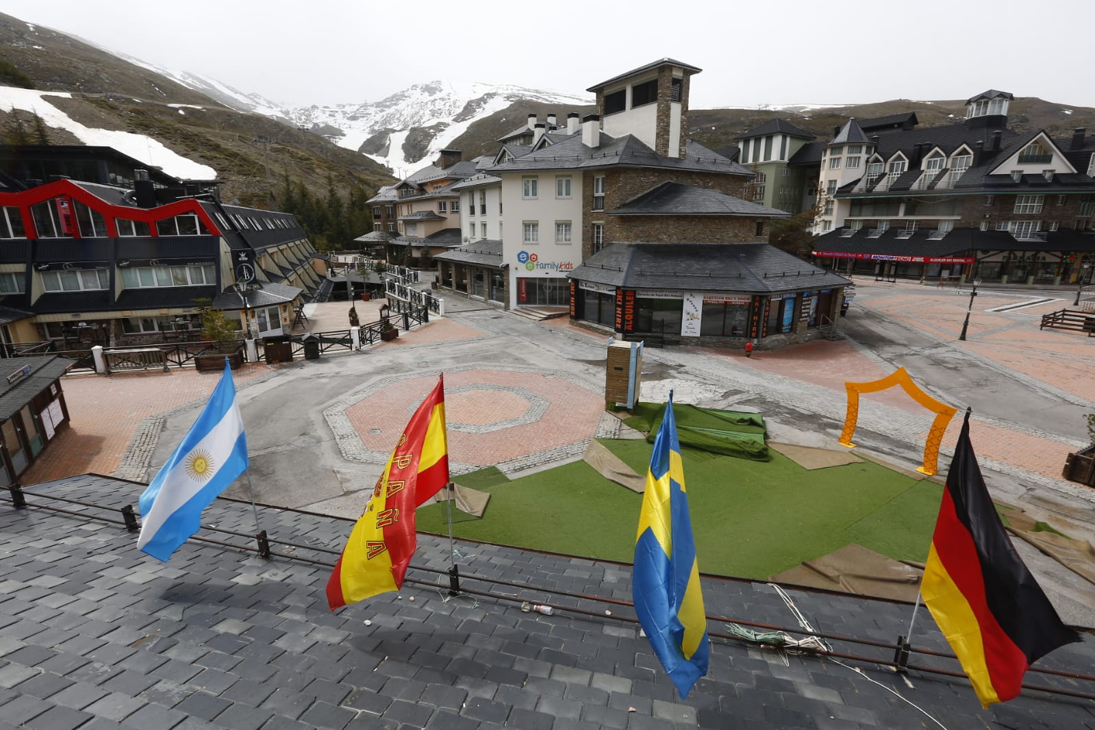 El aspecto de la zona dista mucho de ser el habitual. Sin embargo, ha recibido varios visitantes inesperados durante el estado de alarma