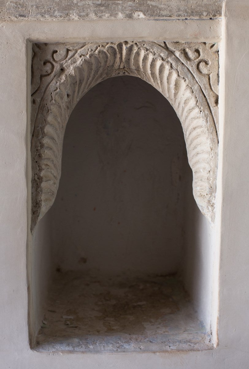 Casa Horno de Oro. La llamada Casa Morisca de la calle Horno de Oro es una pequeña casa nazarí de una sola planta, a la que se le añadió en el siglo XVI un segundo piso y permanece vacía