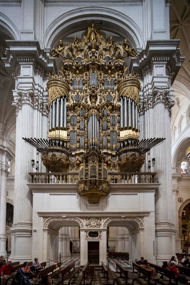 Catedral. La Catedral de Granada, otro edificio con varios siglos de antigüedad, tampoco se podrá ver sobre el terreno en este Día de los Monumentos