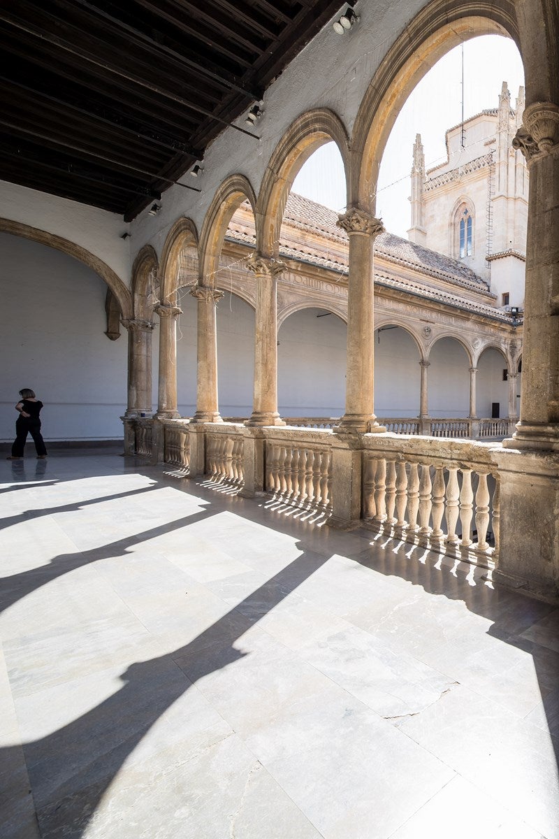 Hospital Real. El antiguo hospital, ahora edificio central de la Universidad de Granada, también está cerrado para visitantes