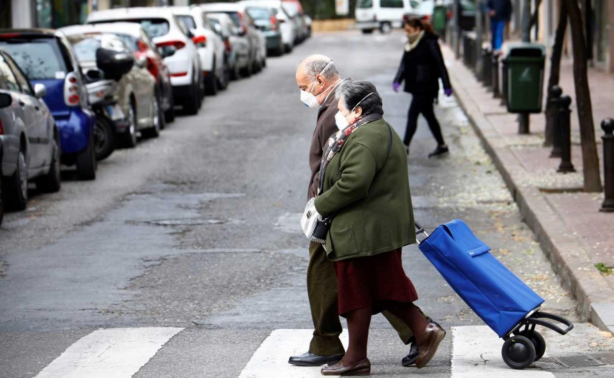 El Gobierno descarta la salida a la calle de los ancianos. 