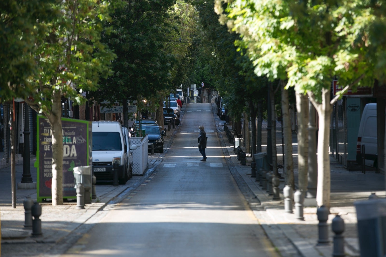 Este miércoles de cuarentena los granadinos tratan de hacer vida normal en una ciudad desértica