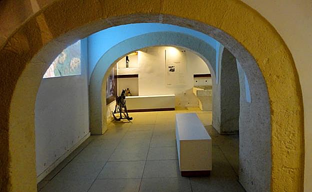 Imagen principal - Distintos espacios de la casa del poetal. 