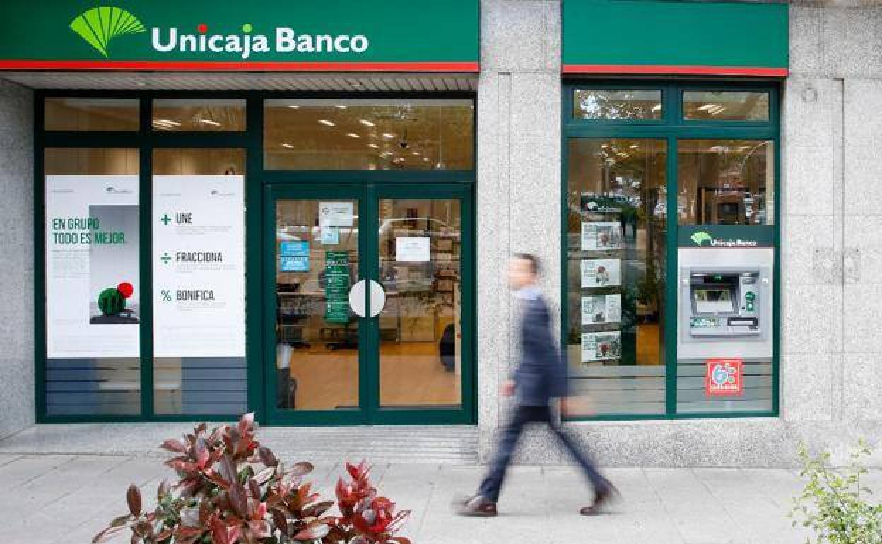 Unicaja Banco realizará test de Covid-19 a todos sus empleados