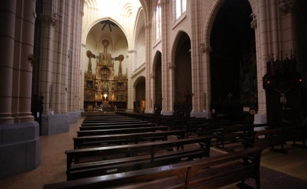 Interior de la Parroquia de Santa Cruz(Madrid) 