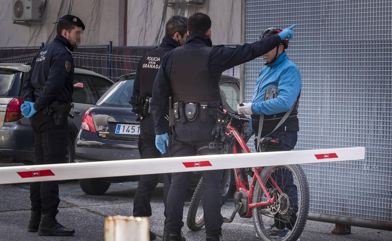 Aumentan las quejas por ruidos en pisos en Granada por el confinamiento a causa del coronavirus