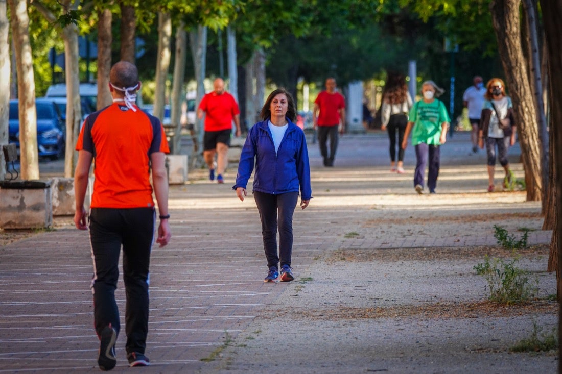 La capital comienza poco a poco a recuperar la normalidad con salidas en los horarios establecidos 