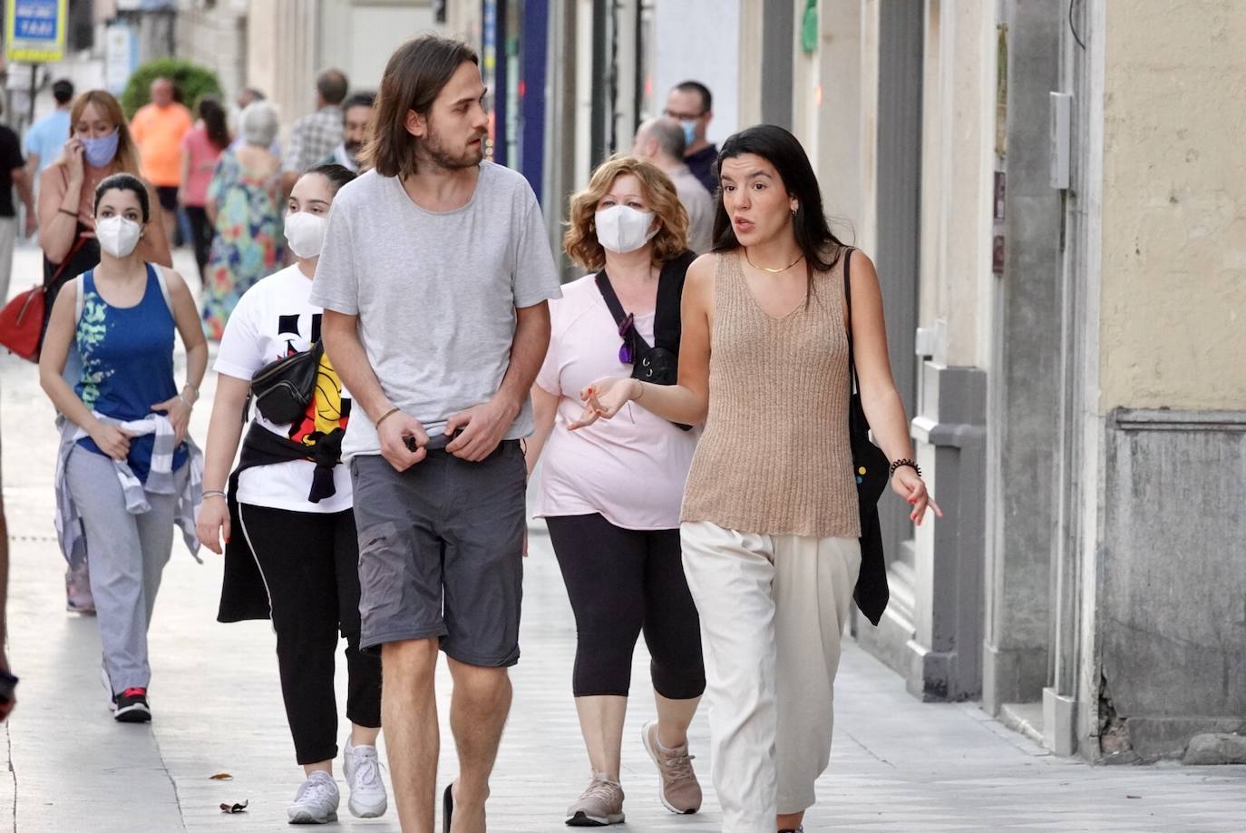 Este lunes marca un antes y un después en la desescalada en la ciudad, con la reapertura de algunos comercios, junto con la ya iniciada salida a la calle por horarios