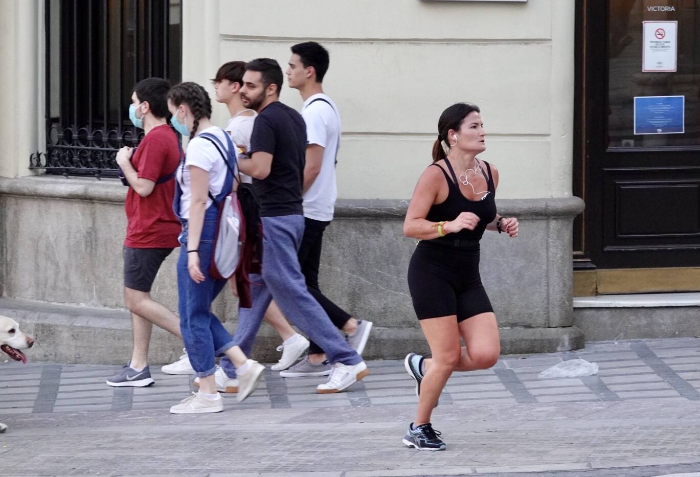 Este lunes marca un antes y un después en la desescalada en la ciudad, con la reapertura de algunos comercios, junto con la ya iniciada salida a la calle por horarios