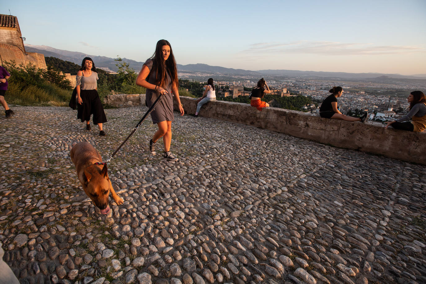 Fotos: El Albaicín, tras las ocho de la tarde