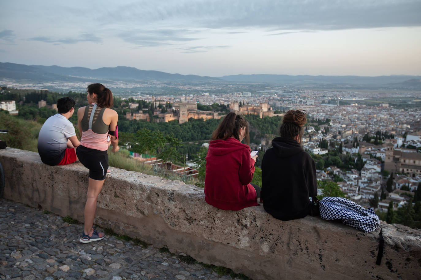Fotos: El Albaicín, tras las ocho de la tarde