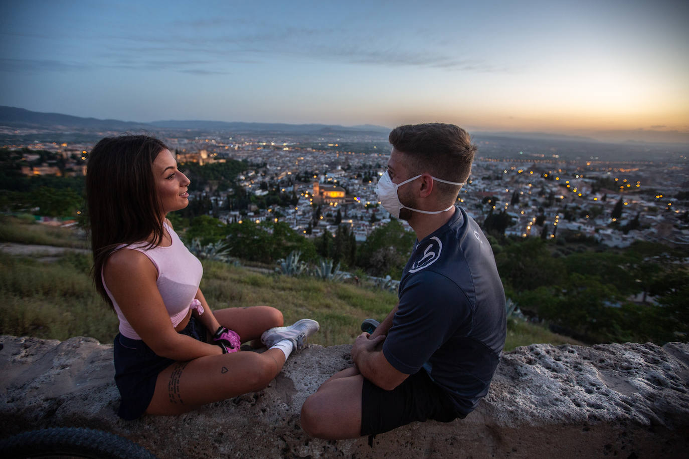 Fotos: El Albaicín, tras las ocho de la tarde