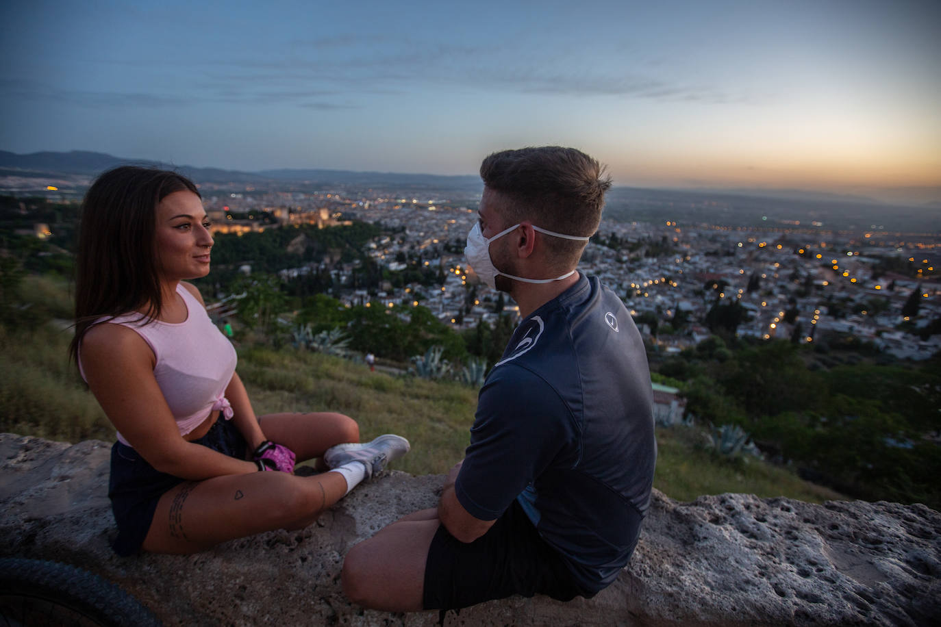 Fotos: El Albaicín, tras las ocho de la tarde