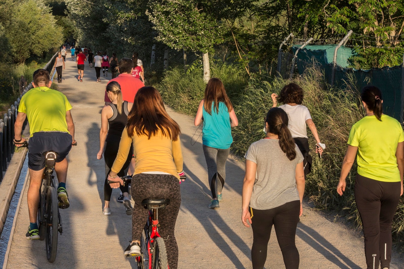 Las calles van notando cada vez más afluencia con las salidas permitidas dentro de la desescalada