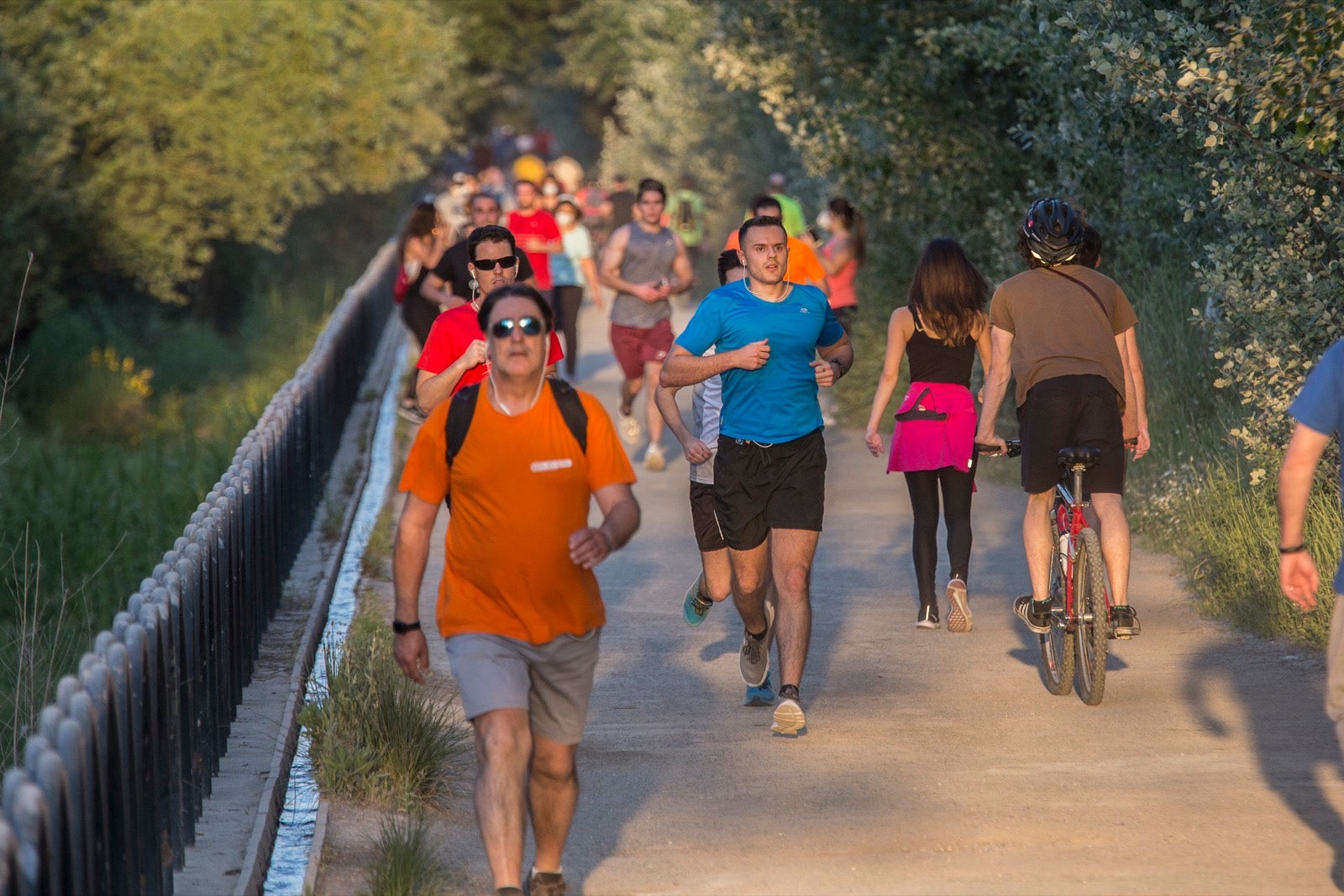 Las calles van notando cada vez más afluencia con las salidas permitidas dentro de la desescalada