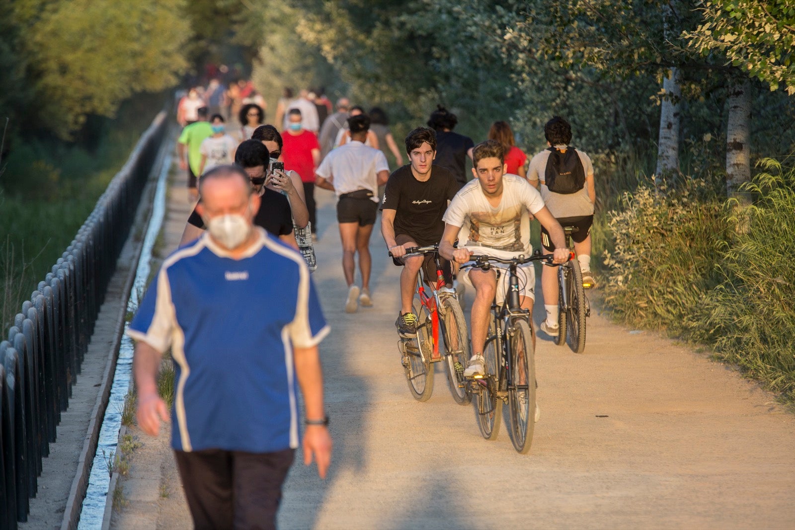 Las calles van notando cada vez más afluencia con las salidas permitidas dentro de la desescalada