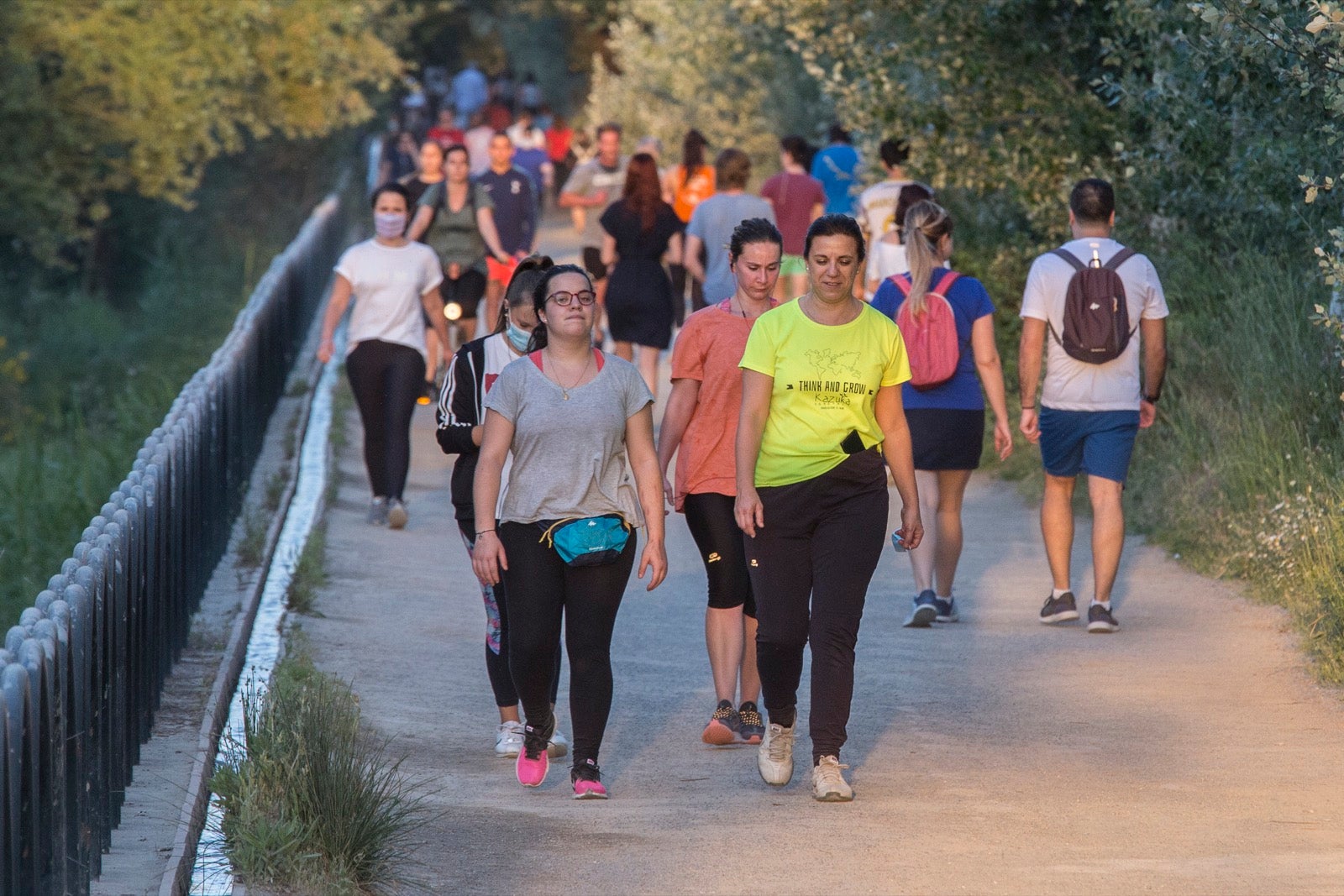 Las calles van notando cada vez más afluencia con las salidas permitidas dentro de la desescalada