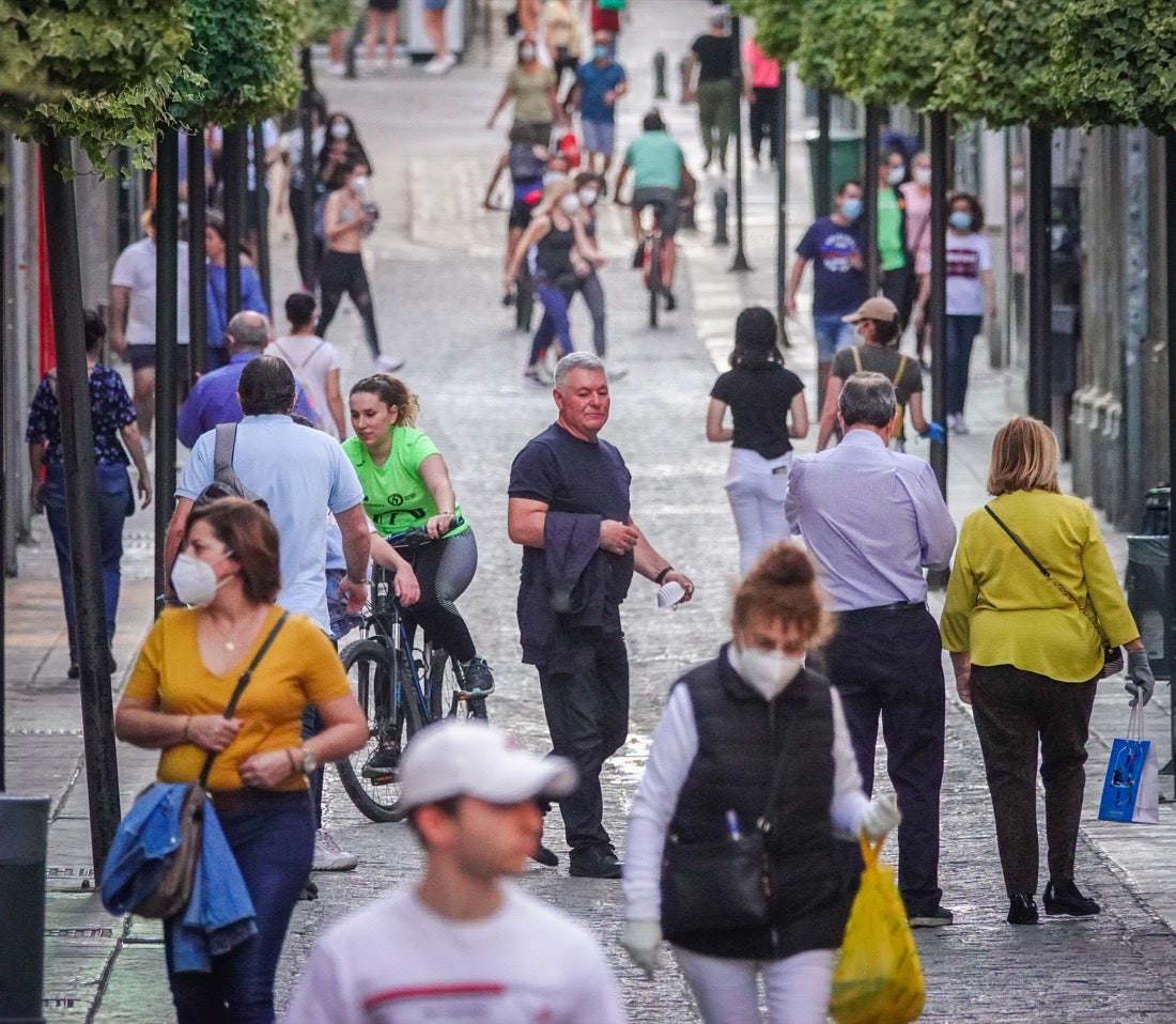 Las calles van notando cada vez más afluencia con las salidas permitidas dentro de la desescalada