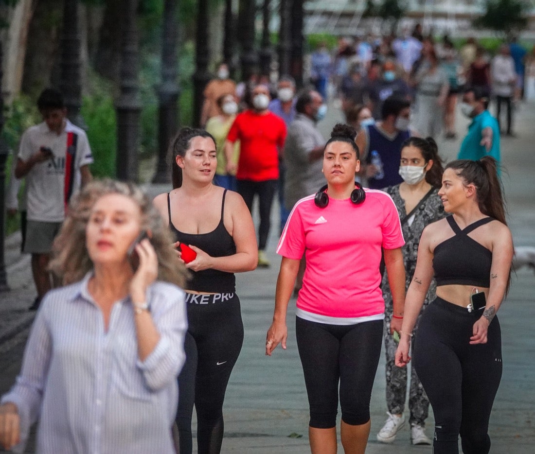 Las calles van notando cada vez más afluencia con las salidas permitidas dentro de la desescalada