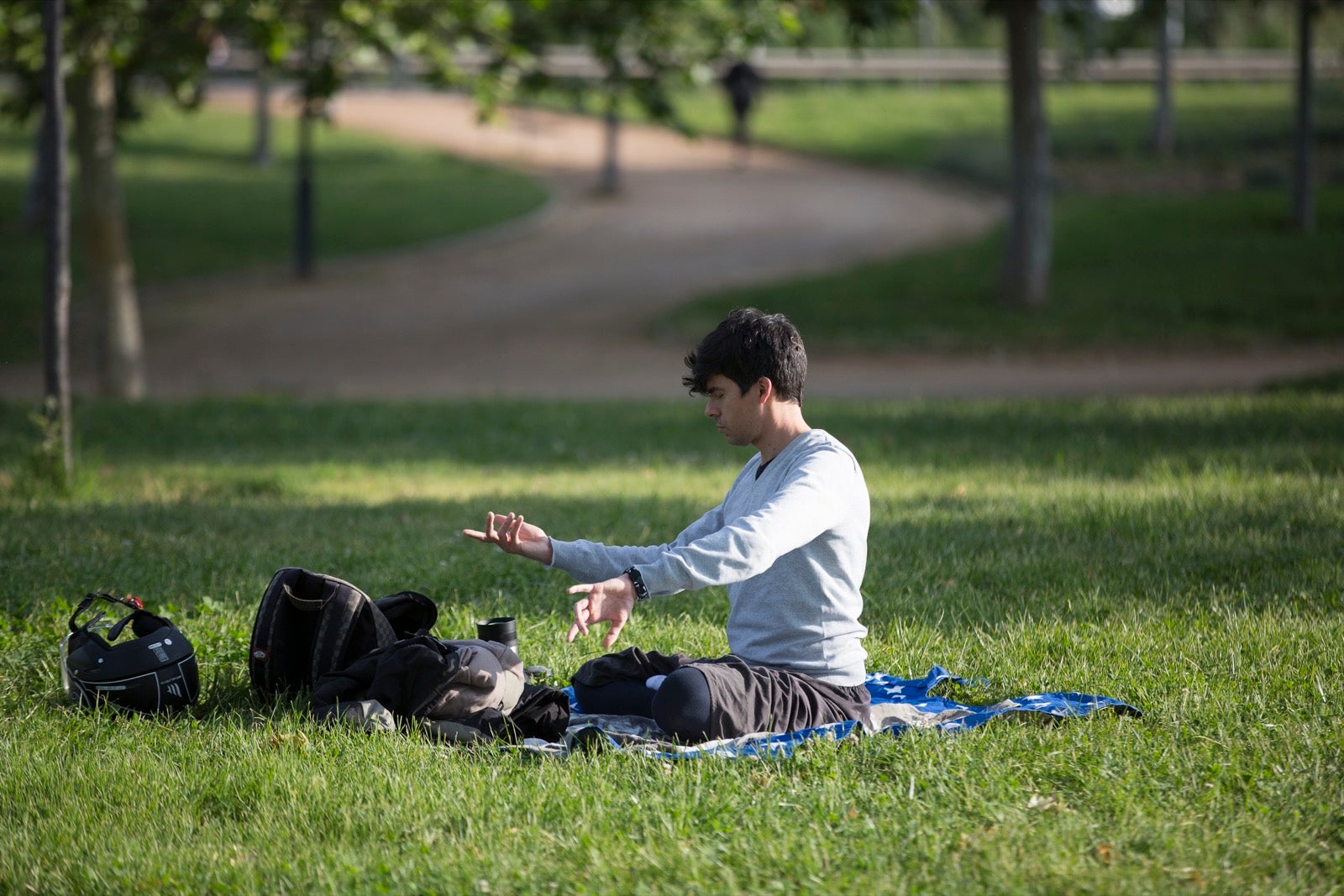 Una importante cantidad de granadinos toma los parques para caminar y hacer deporte