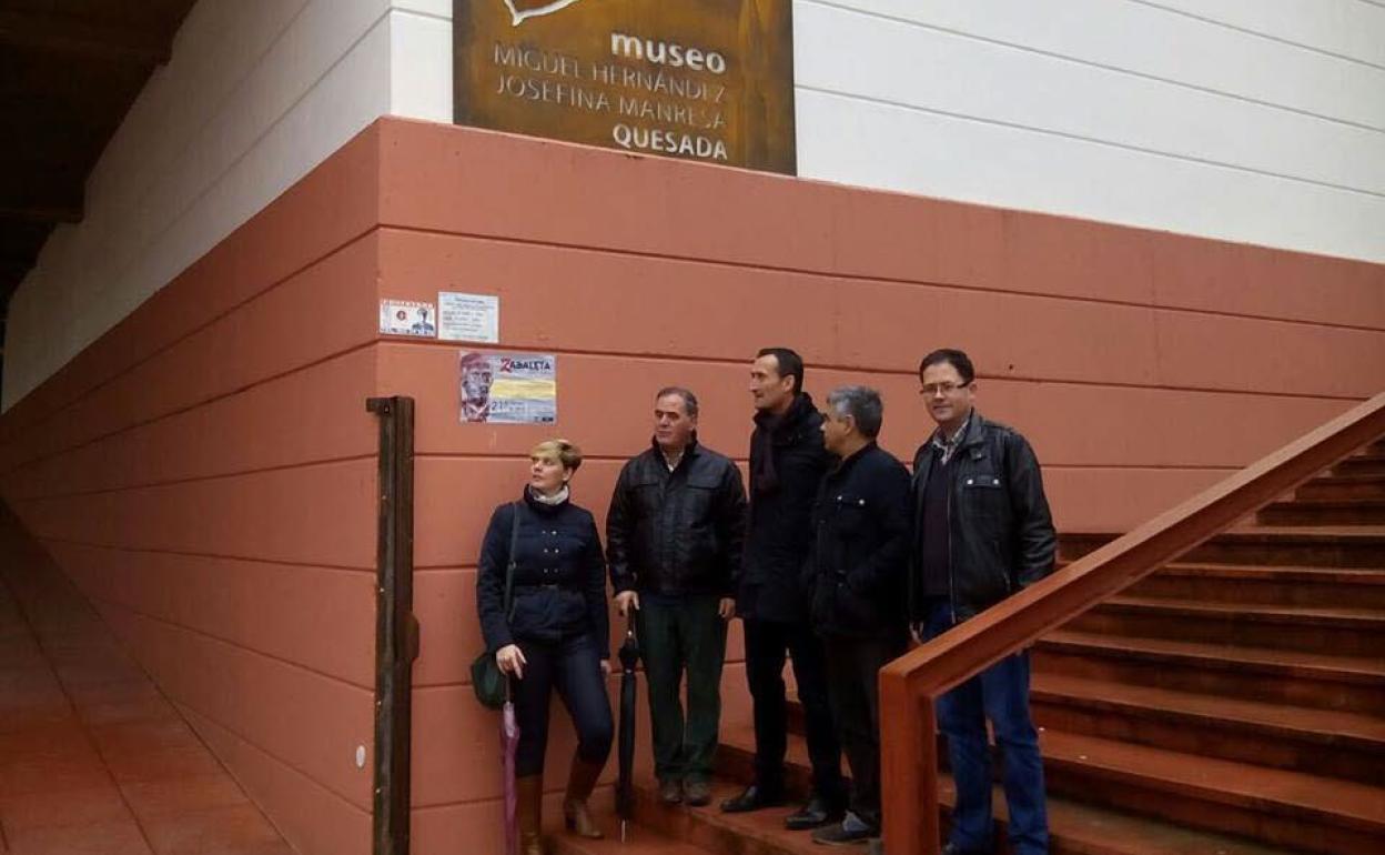 El alcalde de Madrid responde a la invitación para visitar el Museo Miguel Hernández