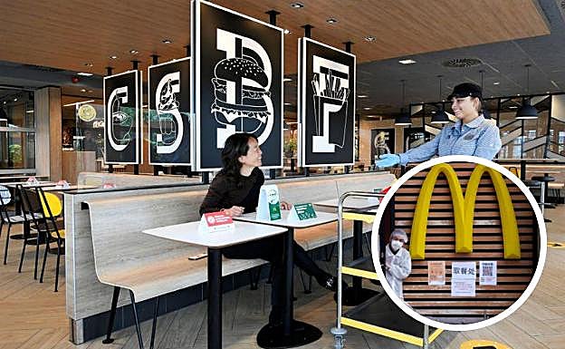 McDonald's abre ya sus renovados restaurantes en España: un nuevo puesto, control de aforo, terrazas en fase 1 y geles