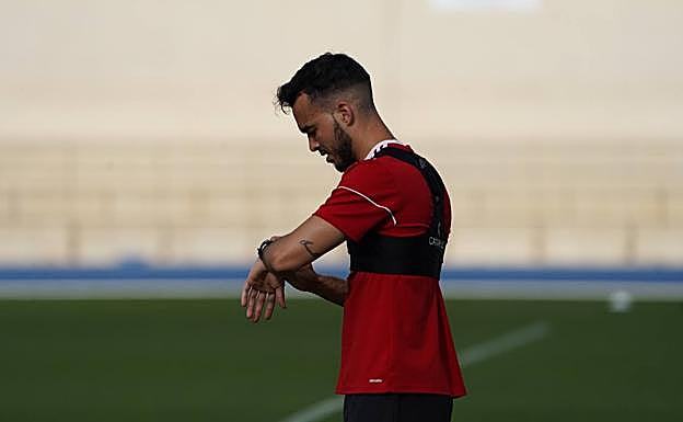 A Fran Callejón puede que le haya llegado la hora de tener minutos con el primer equipo. 