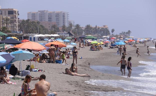 Los planes de Andalucía para ir a la playa y a la piscina este verano