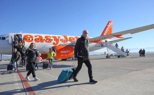Llegada al aeropuerto de Granada de un vuelo de Easyjet