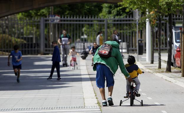 ¿Cuáles son las franjas horarias para pasear, hacer deporte o ir al bar en la fase 1?