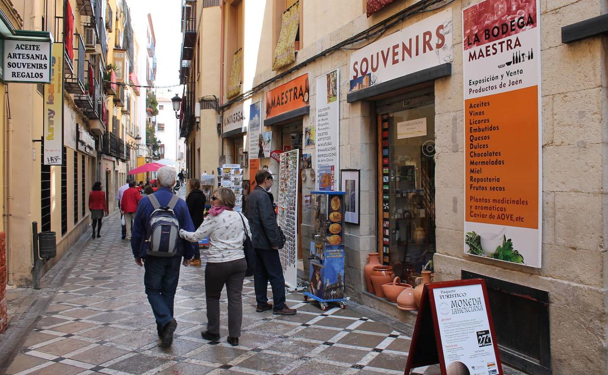 Turistas en la céntrica calle Maestra, en una imagen de archivo. 
