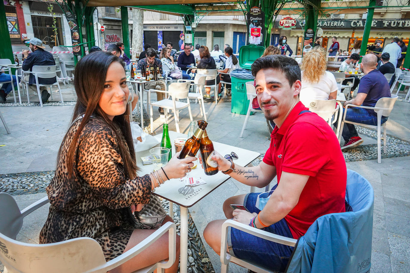 Fotos: Los terrazas de Granada se llenan en la primera tarde en la fase 1