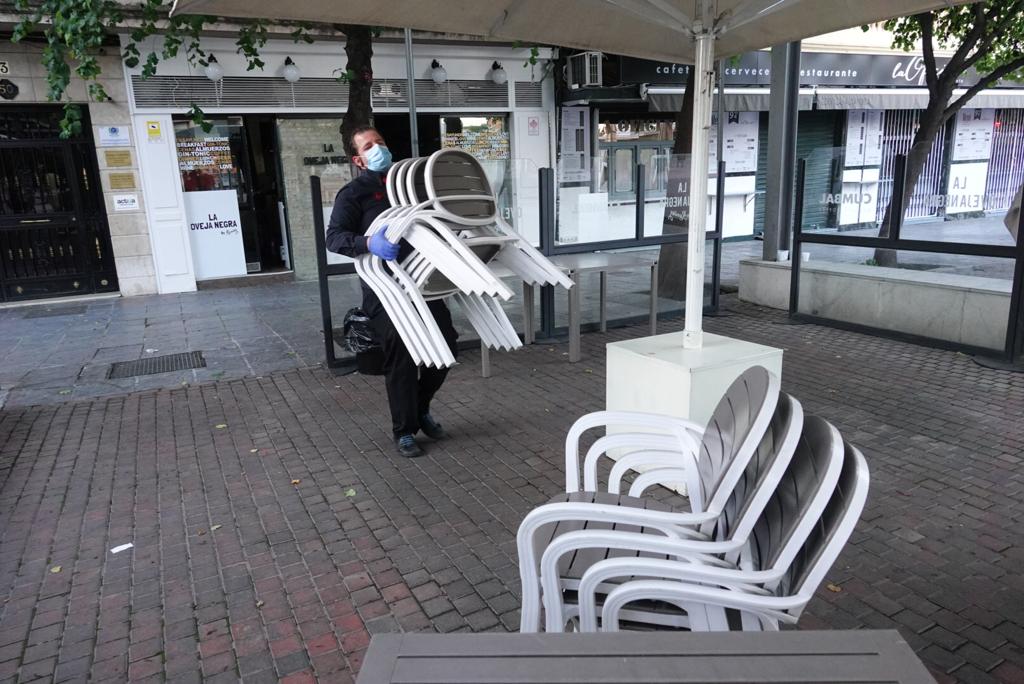 Fotos: Así se vive en Granada el primer día en la Fase 1