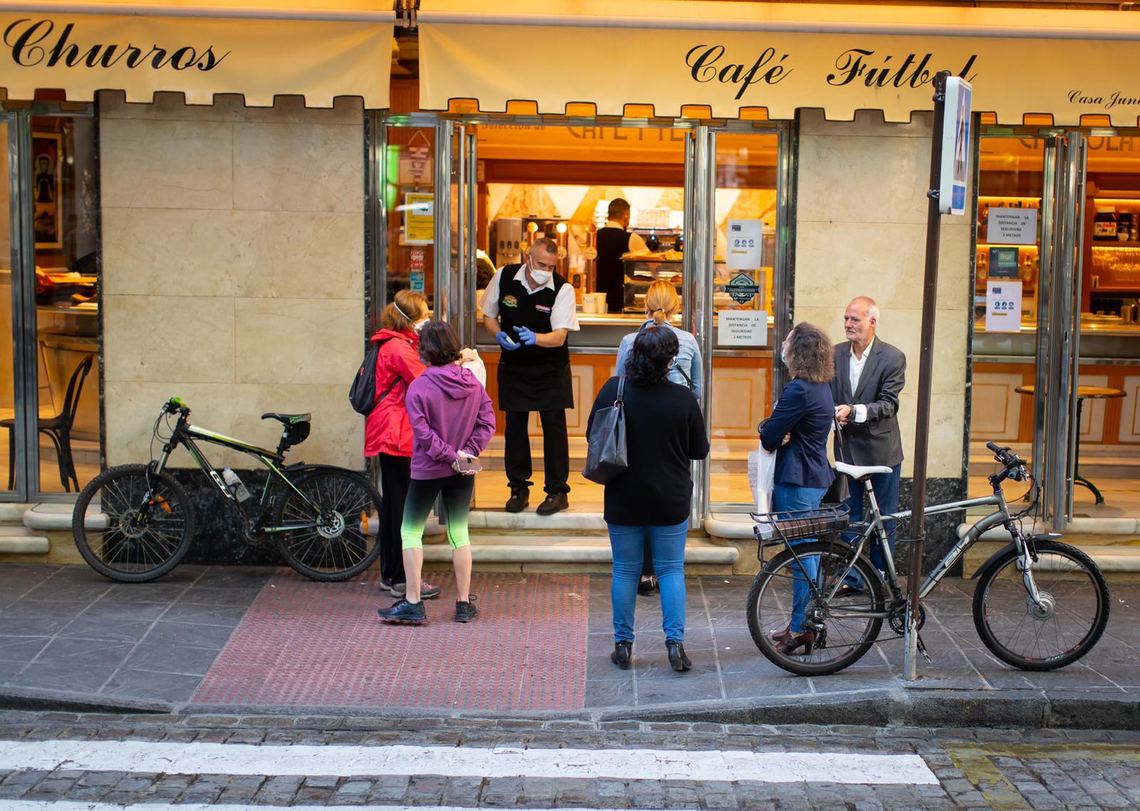 Fotos: Así se vive en Granada el primer día en la Fase 1