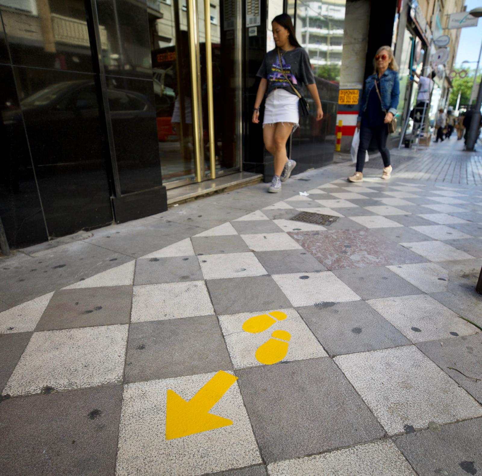 Fotos: Revolución en las calles de Granada: carriles para bicis y calles peatonalizadas