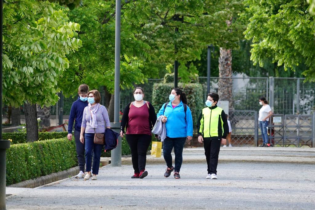 Fotos: Los granadinos disfrutan de los parques