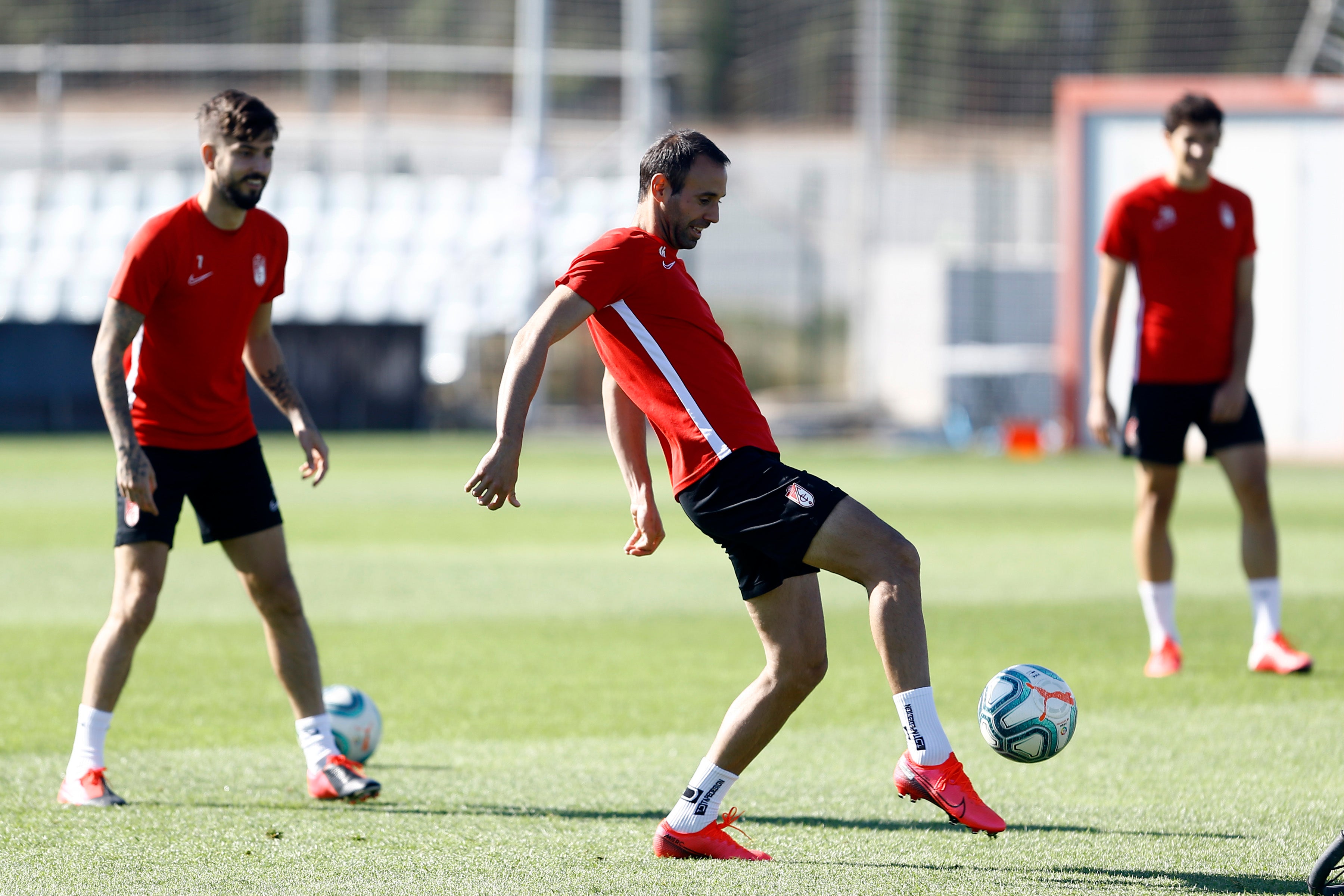 Fotos: Así ha sido el entrenamiento del Granada este martes