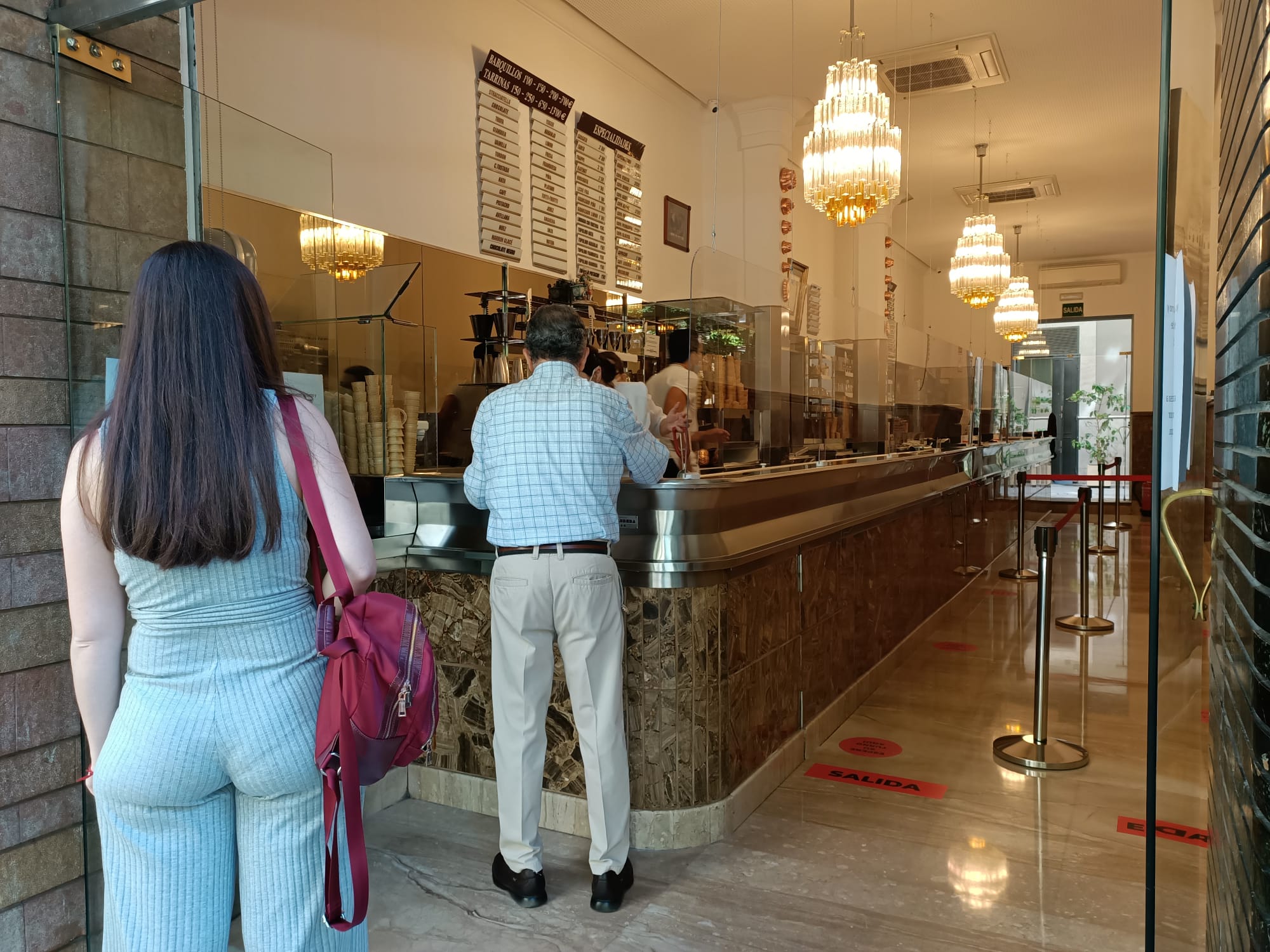 Fotos: La famosa heladería &#039;Los Italianos&#039; de Granada reabre al público