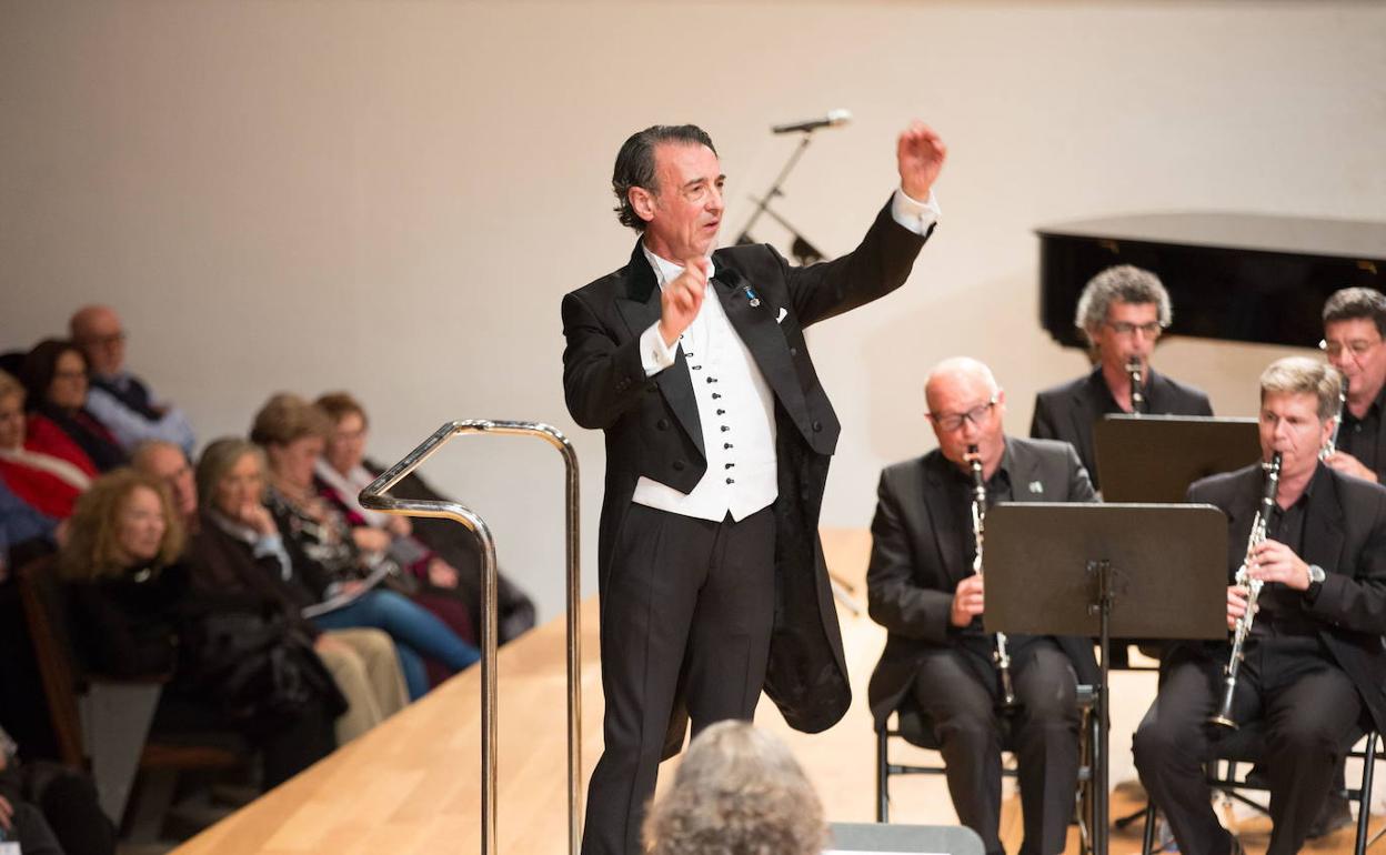 Miguel Ángel Gómez Martínez volverá a dirigir en su ciudad natal. 