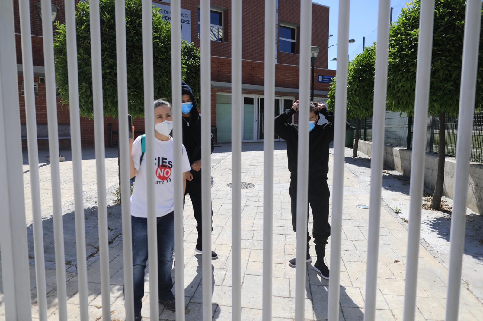 Han dormido en el Paquillo Fernández y tres oenegés se harán cargo de ellos. 