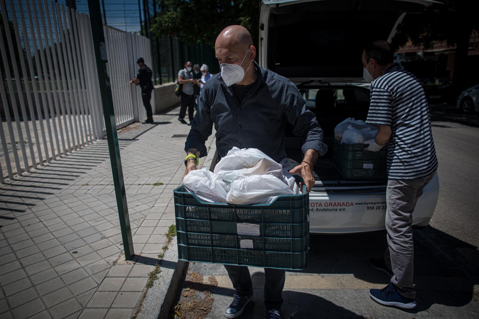 Han dormido en el Paquillo Fernández y tres oenegés se harán cargo de ellos. 