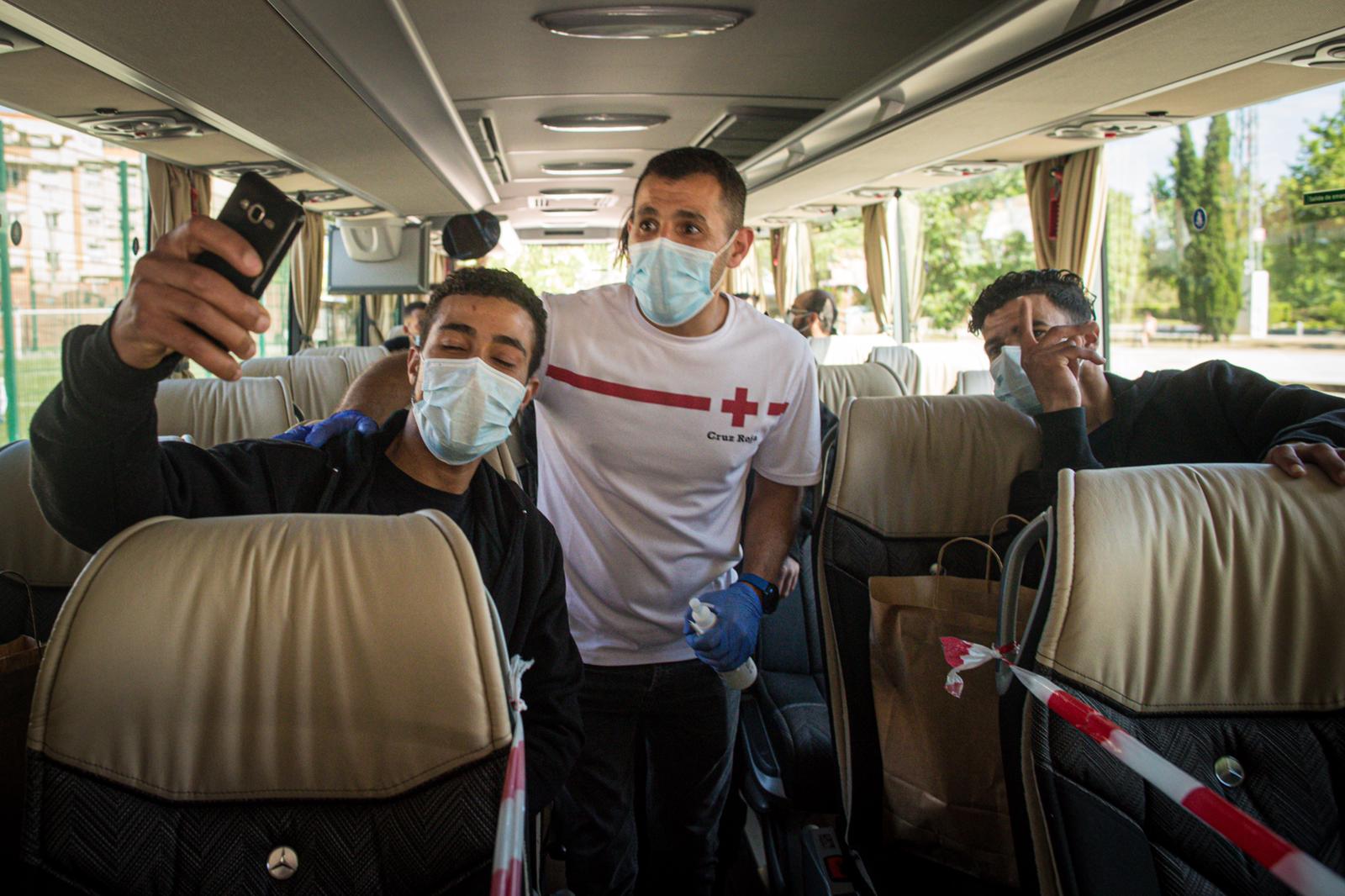 Han dormido en el Paquillo Fernández y tres oenegés se harán cargo de ellos. 