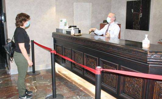 Recepción del Condestable de Jaén este lunes, abierto en la capital como hotel refugio. 