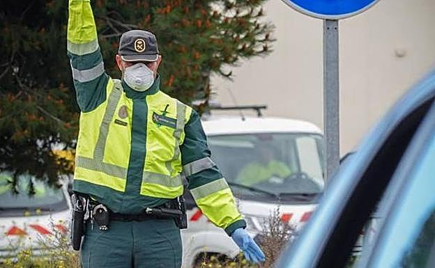 Cómo viajar en coche en las fases 1 y 2: límites, ocupantes y desplazamientos permitidos